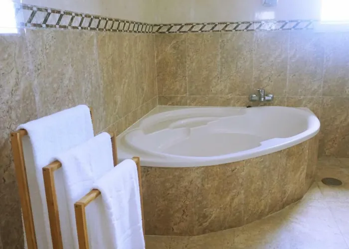 Martin's ベッド・アンド・ブレックファスト アトウギア・ダ・バレイア